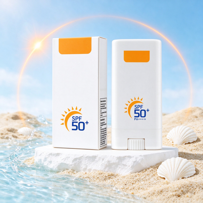忙しい日の外出前に、手軽に紫外線対策を。SPF50+ 日焼け止めスティック｜太陽のようなオレンジと清潔感のあるホワイトで彩る、毎日のUVケア習慣